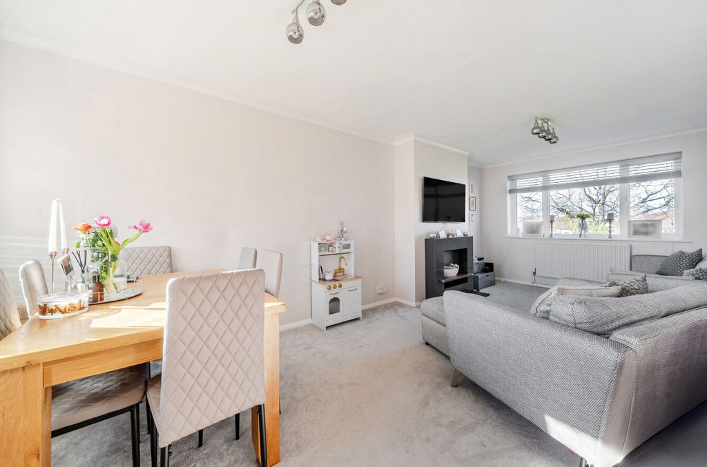 Property photo 3 of 17 1428974-7-69ba738...