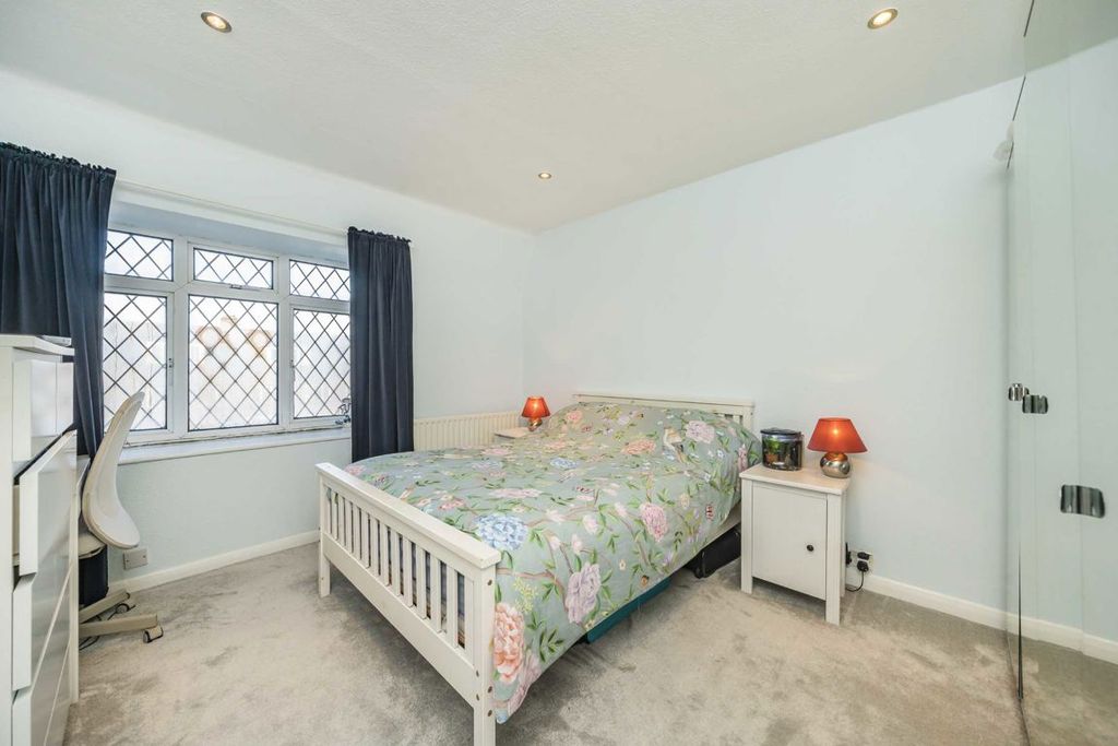 Property photo 3 of 5