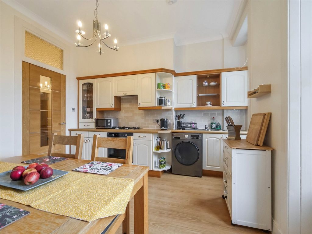 Property photo 2 of 22 Picture No. 09