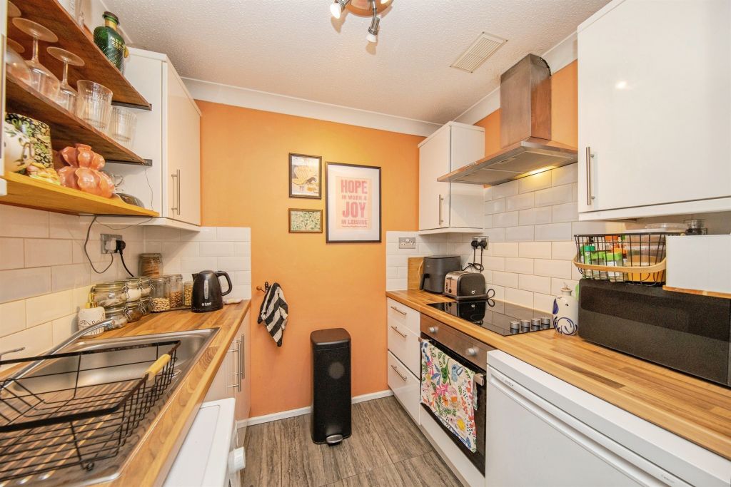 Property photo 3 of 14