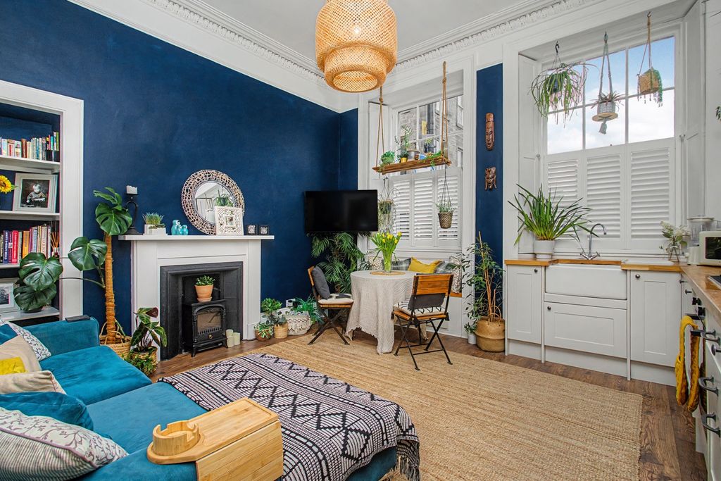 Property photo 2 of 13 4922802