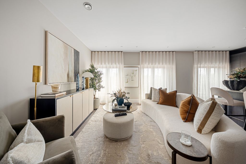 Property photo 2 of 19 Apartment 31-1 Molyneux St-24.Jpg