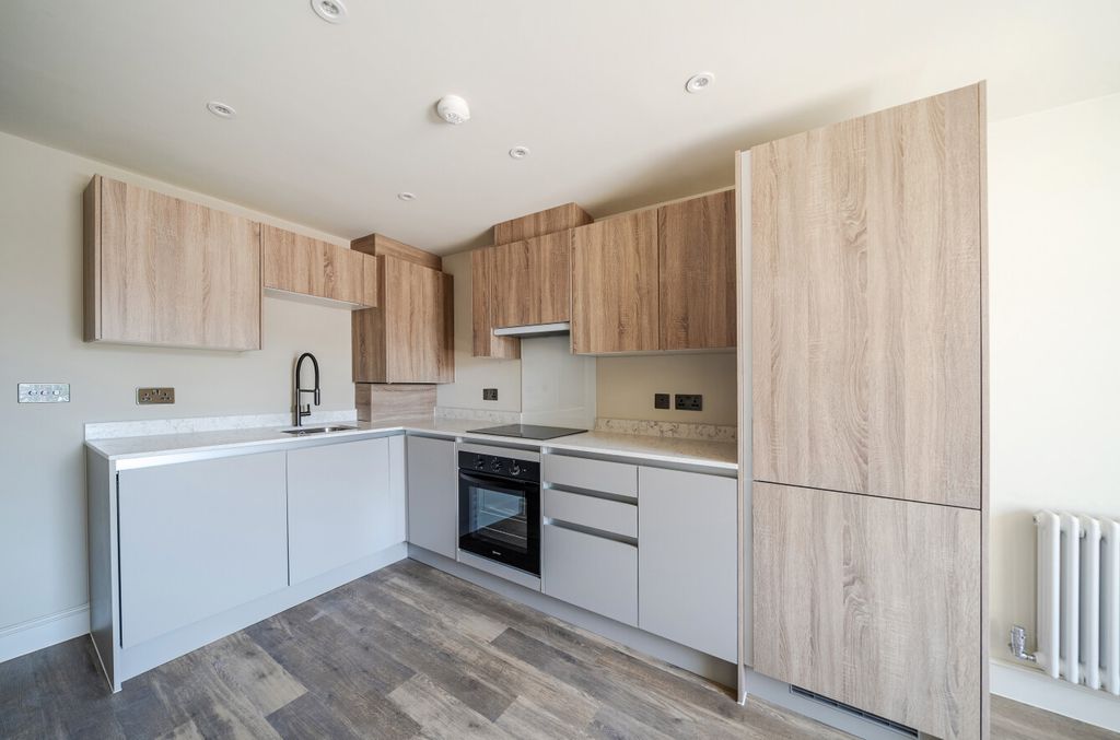 Property photo 2 of 6 1494161-5-6A56317...