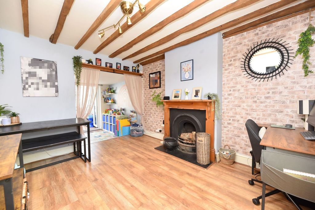 Property photo 3 of 23