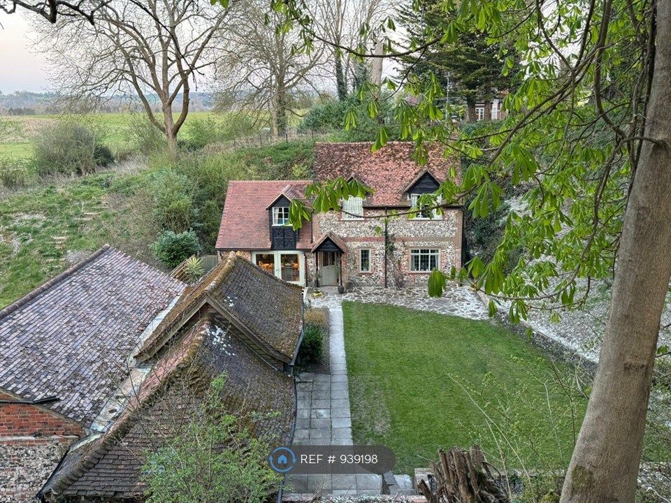 Property photo 2 of 35