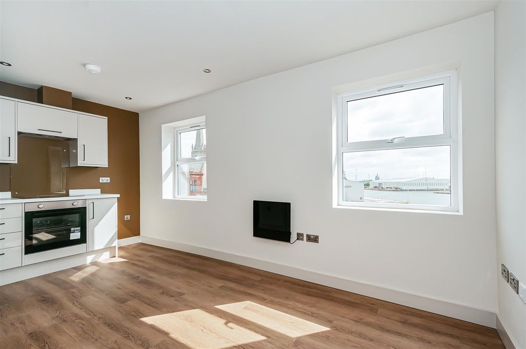 Property photo 3 of 11 Vic Quays6.Jpg