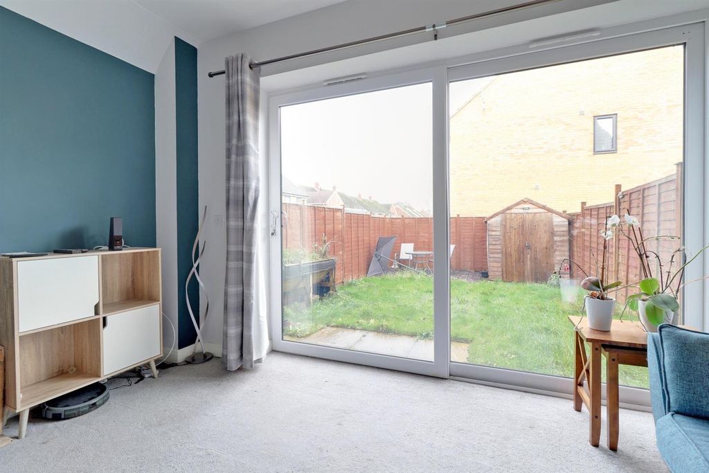 Property photo 3 of 28