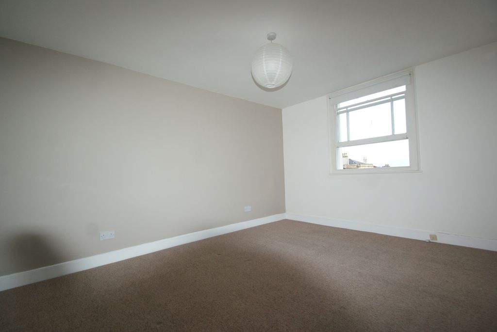 Property photo 3 of 6 Dsc06043.Jpg