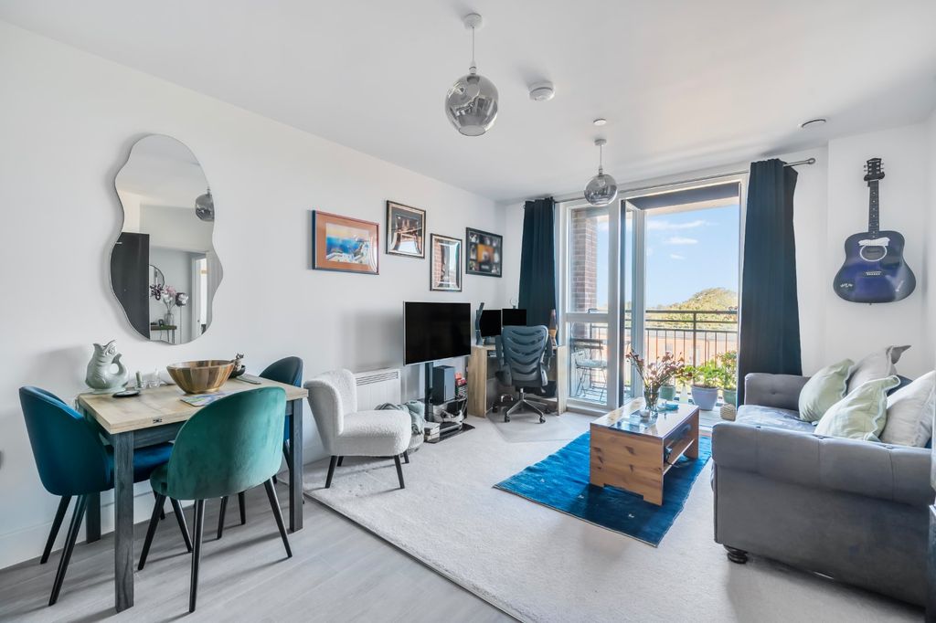 Property photo 2 of 11 Picture No. 12