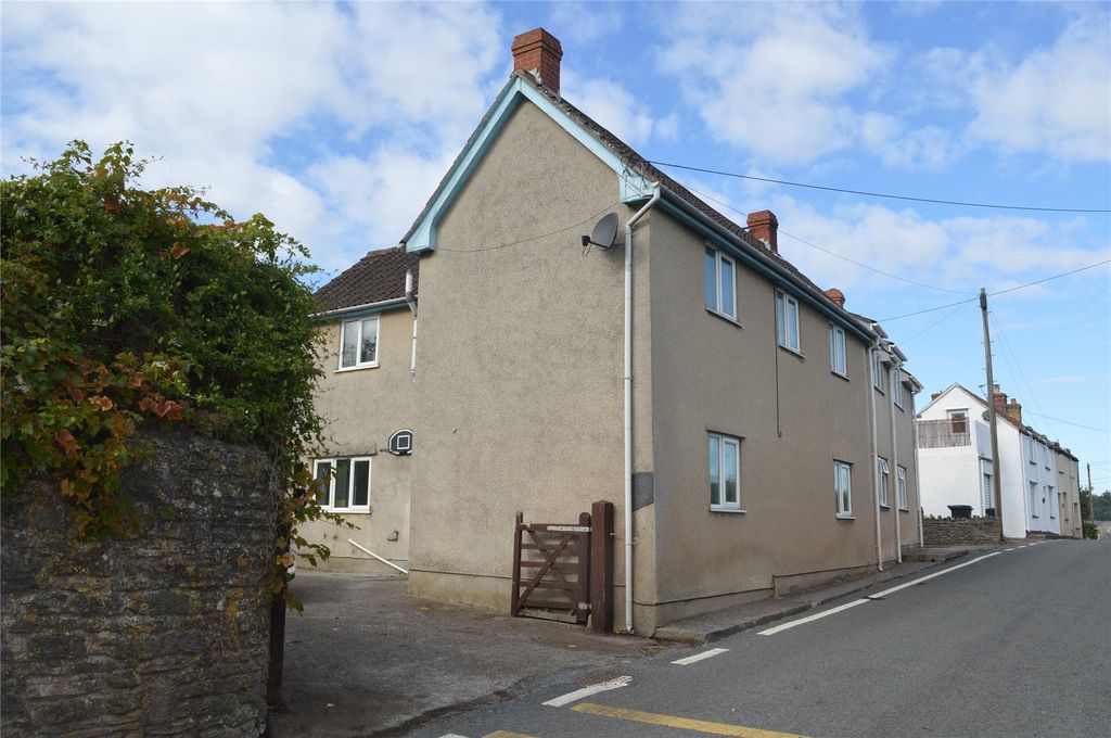 Property photo 1 of 12 External