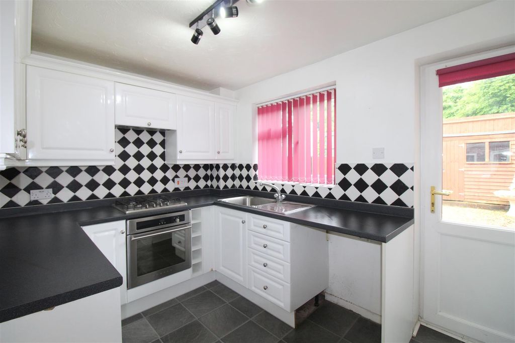 Property photo 2 of 8 Kitchen.Jpg