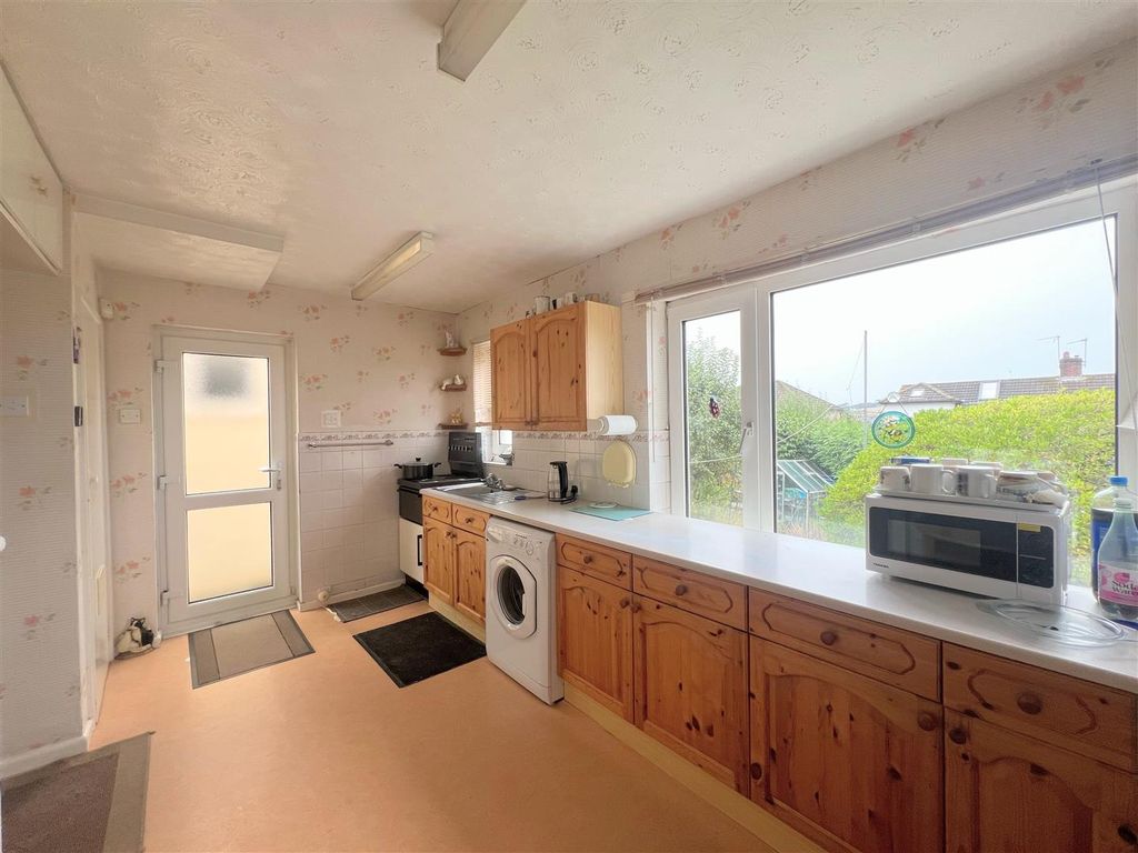 Property photo 2 of 14 Kitchen/Diner