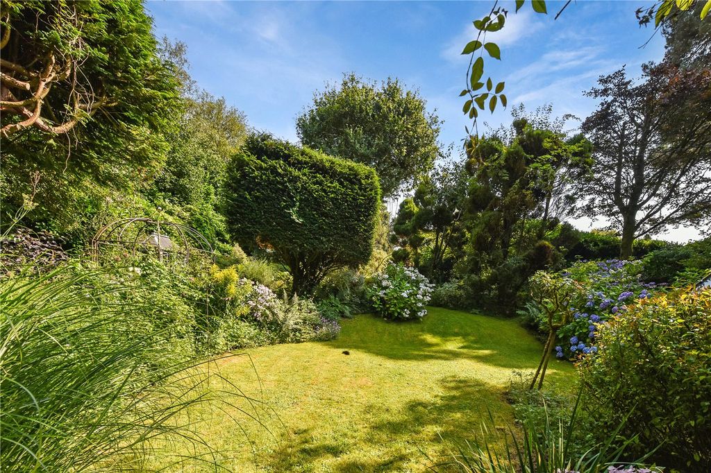Property photo 3 of 17 Garden