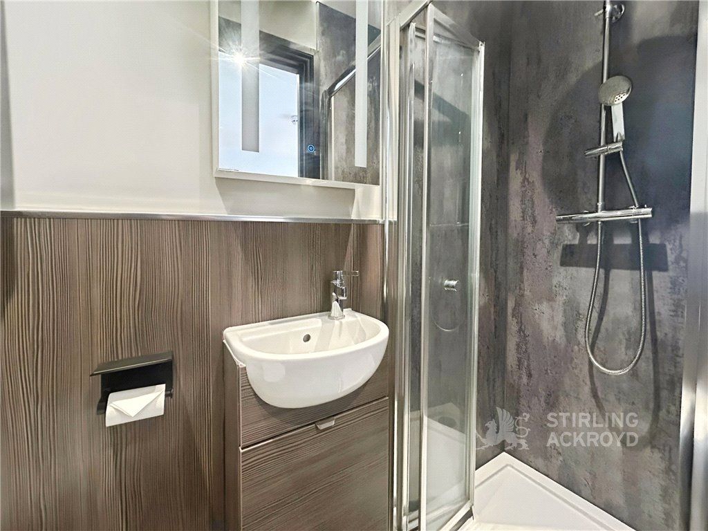 Property photo 2 of 5 Ensuite