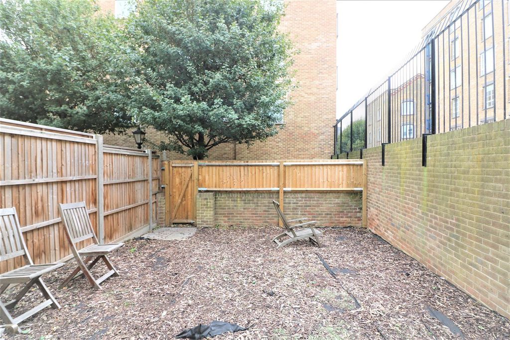 Property photo 3 of 14 Albert Mews.Jpg