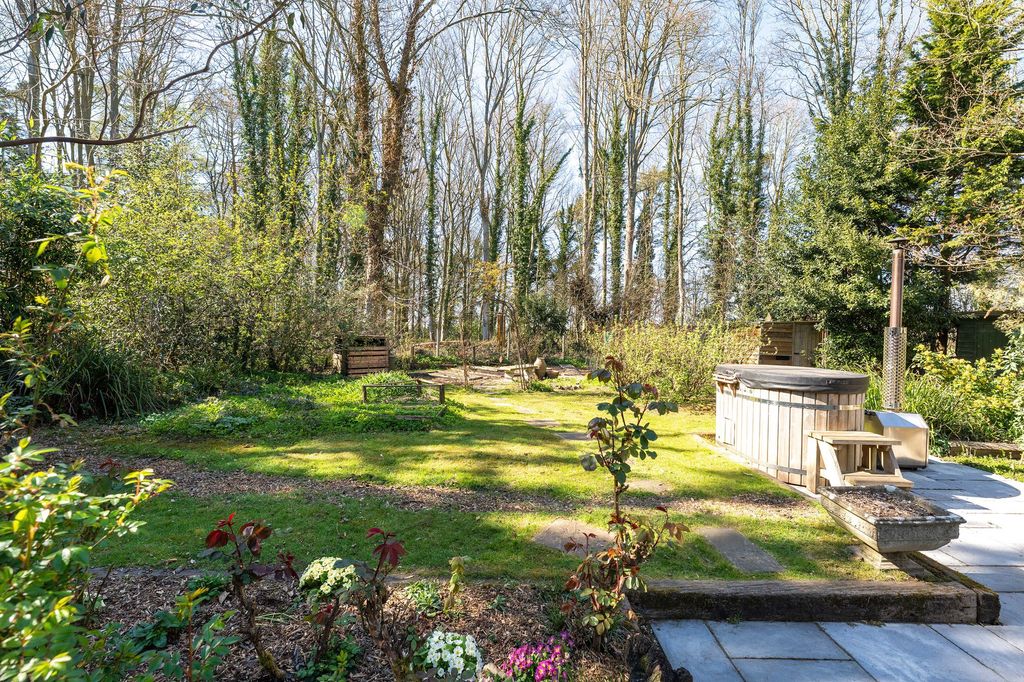 Property photo 2 of 30