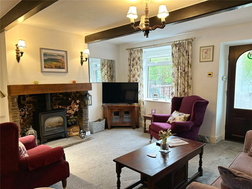 Property photo 3 of 39 Living Room