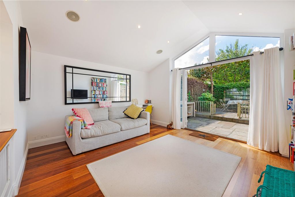 Property photo 2 of 13 11 Cross St Rec 1.Jpg