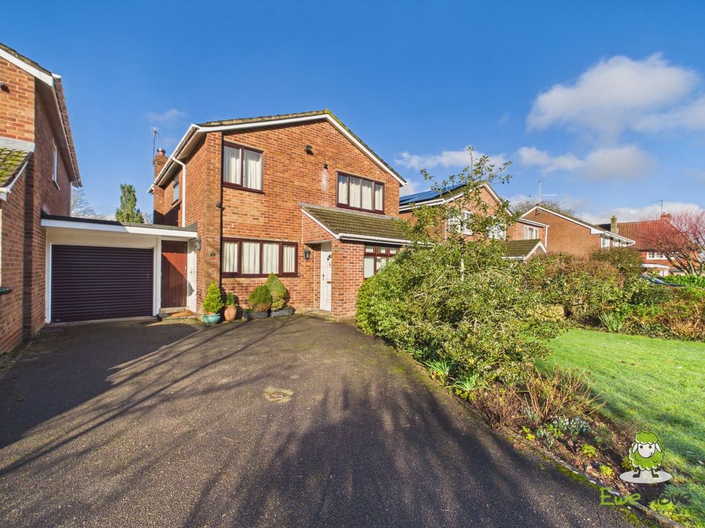 Property photo 1 of 29 Ewemove Estate Agents Basingstoke - Coniston Road