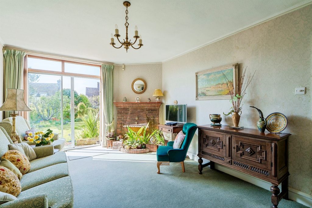 Property photo 2 of 19