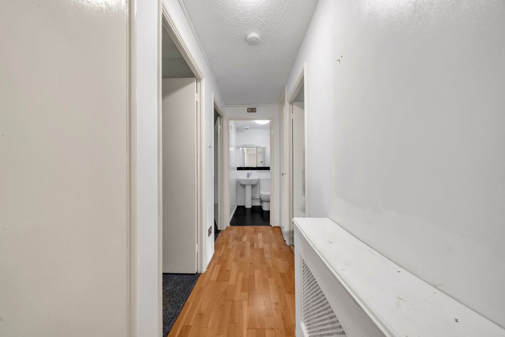 Property photo 2 of 10 9