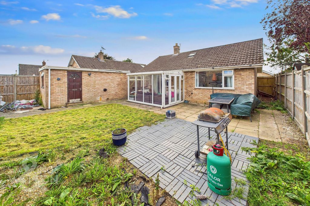 Property photo 2 of 18
