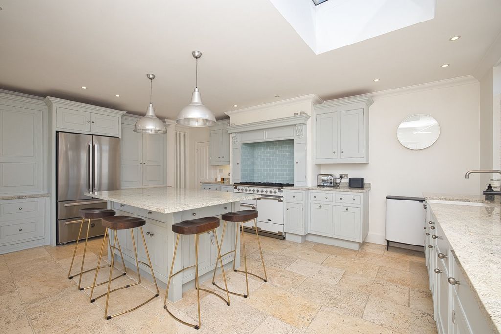 Property photo 3 of 25 Picture 3