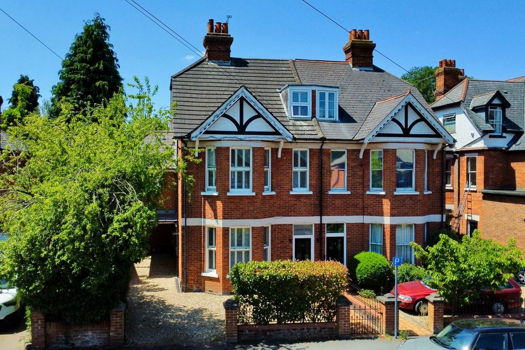 Property photo 1 of 35