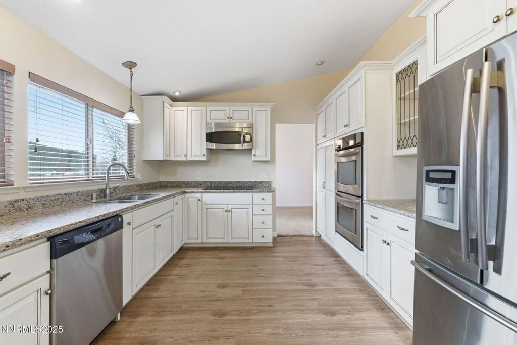 Property photo 1 of 30