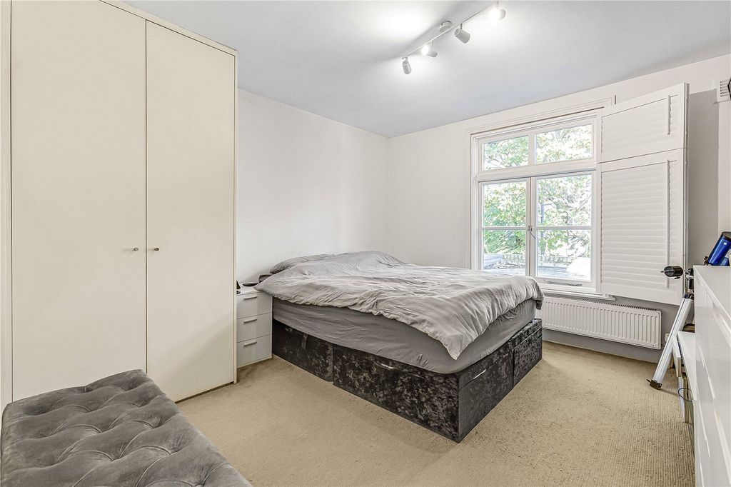 Property photo 3 of 12 Bedroom