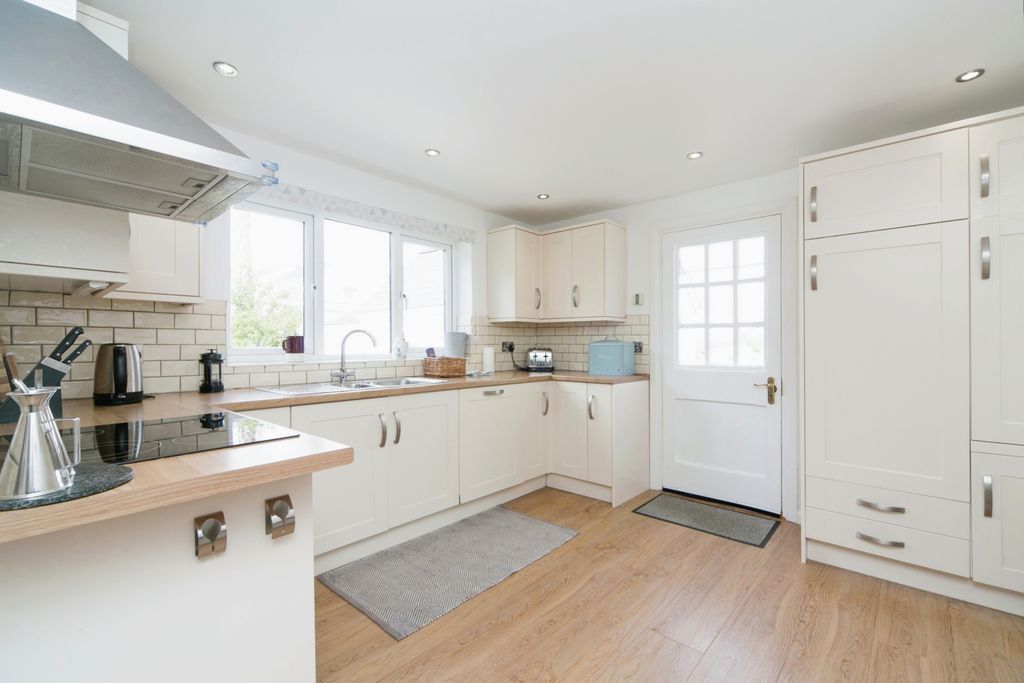 Property photo 2 of 19 Photography