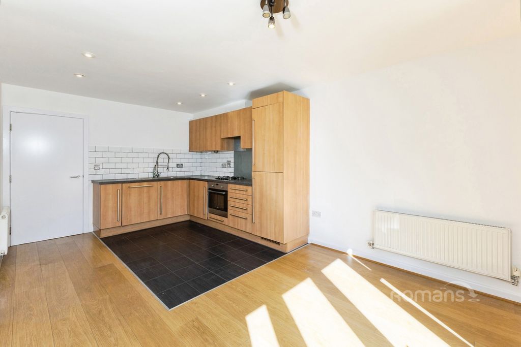 Property photo 2 of 17 Pbox-Img.Jpg