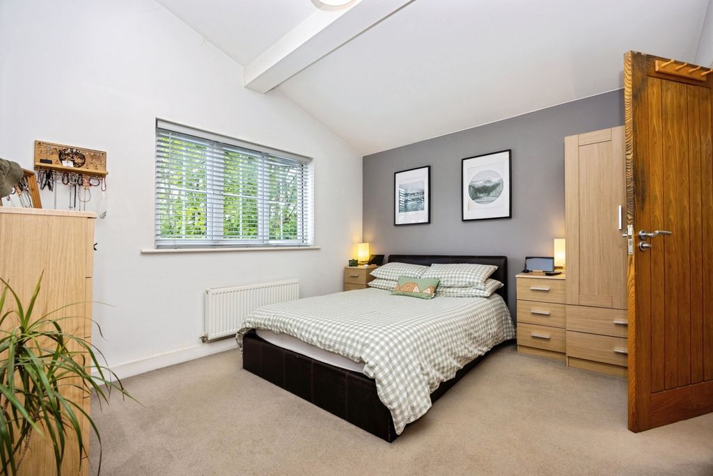 Property photo 3 of 17 Pbox-Img.Jpg