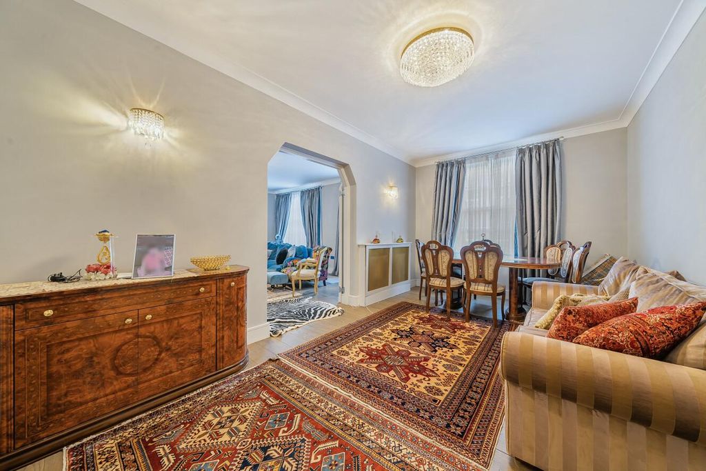 Property photo 2 of 16 Picture 2