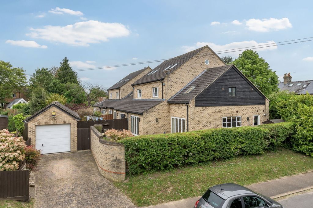 Property photo 2 of 39
