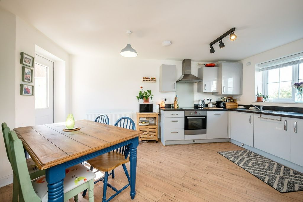 Property photo 2 of 13 4585795