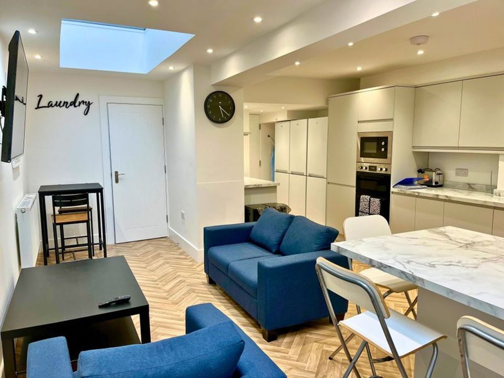 Property photo 2 of 17 Kitchen Diner