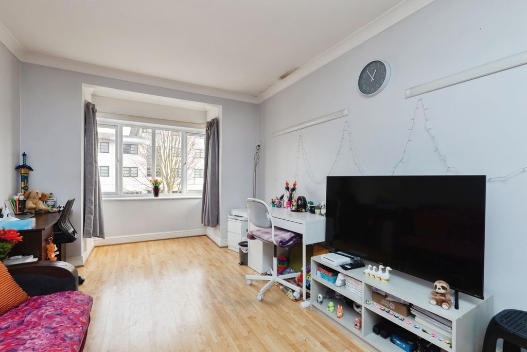 Property photo 3 of 15 Pbox-Img.Jpg