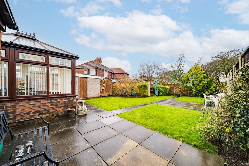 Property photo 2 of 28