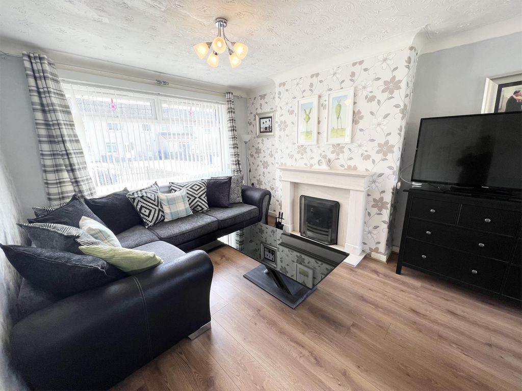 Property photo 2 of 21