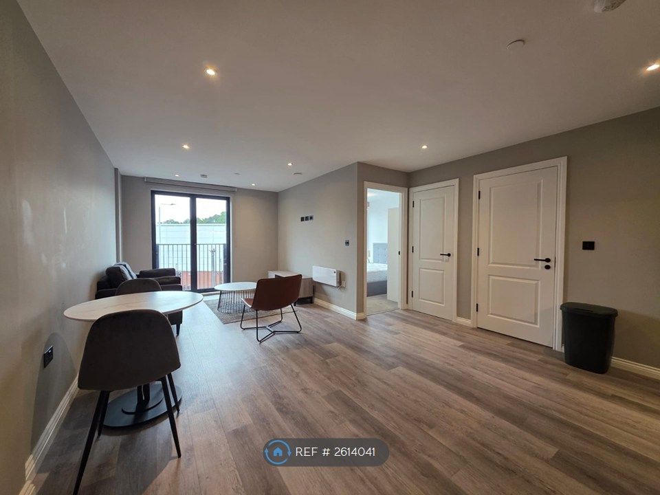 Property photo 1 of 11 Flat 31