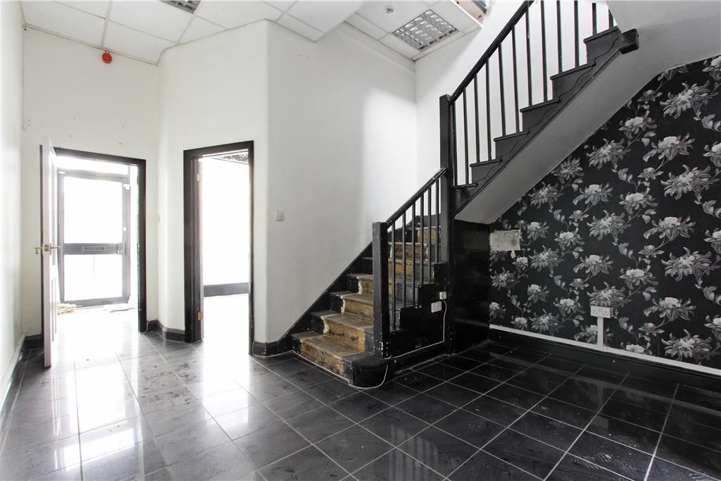 Property photo 2 of 8 Photo 3