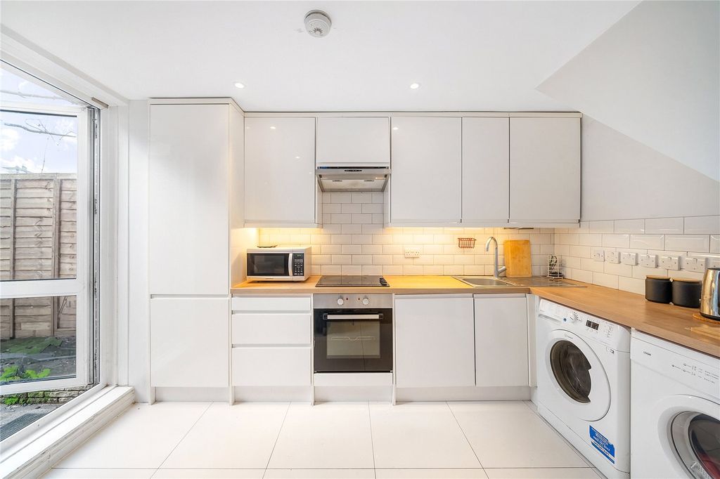 Property photo 2 of 13 Picture No. 08