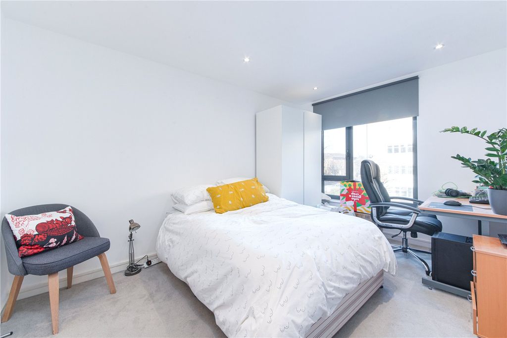 Property photo 3 of 15 Bedroom