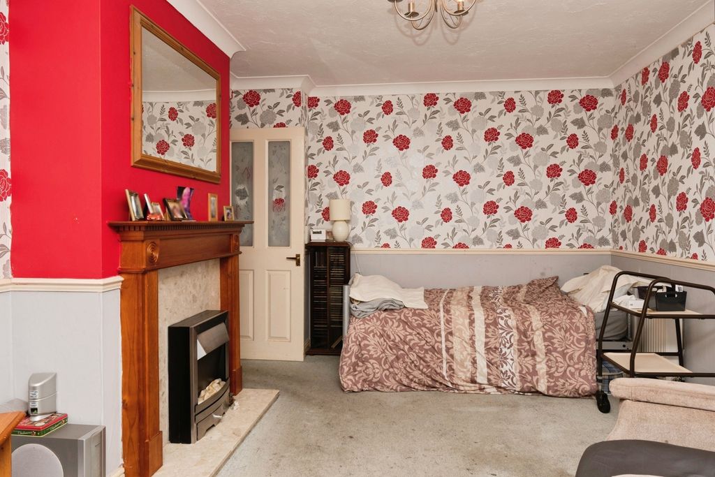 Property photo 3 of 12 Photo