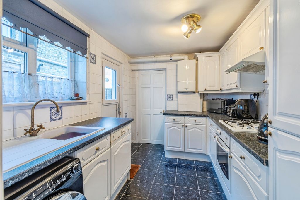 Property photo 3 of 15 Kitchen