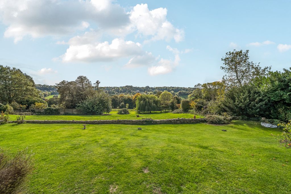 Property photo 3 of 27