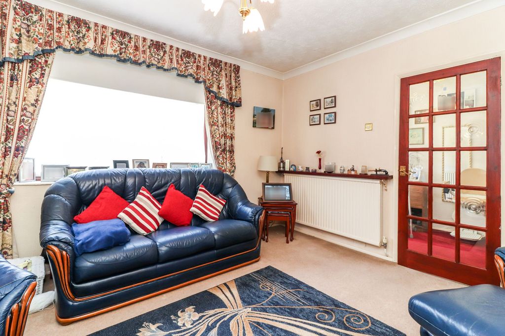 Property photo 2 of 23