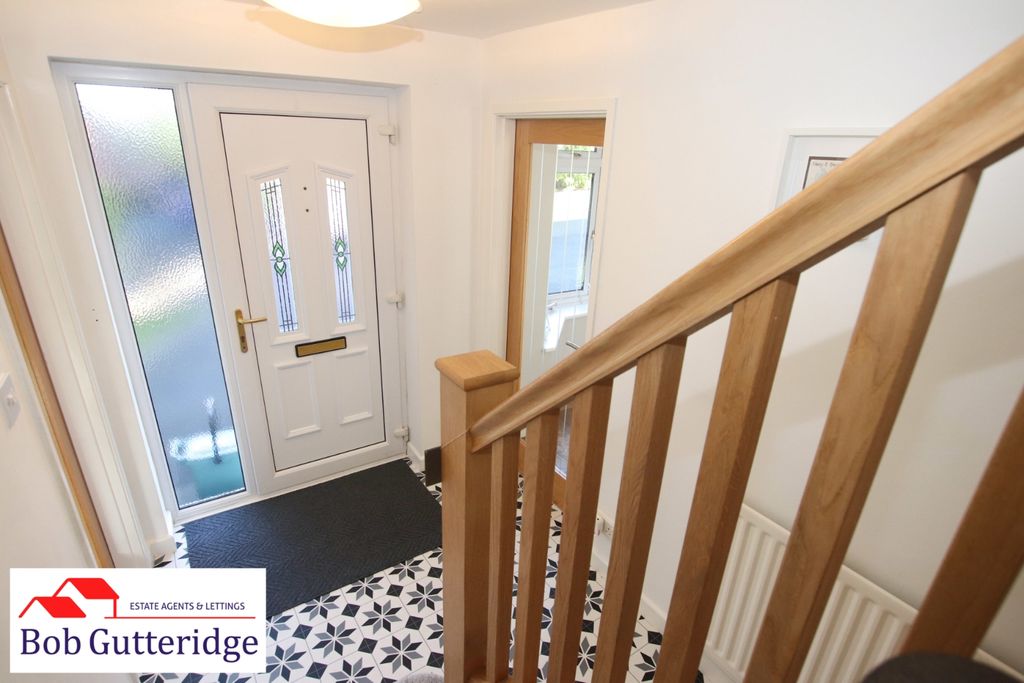 Property photo 3 of 32 Entrance Hallway