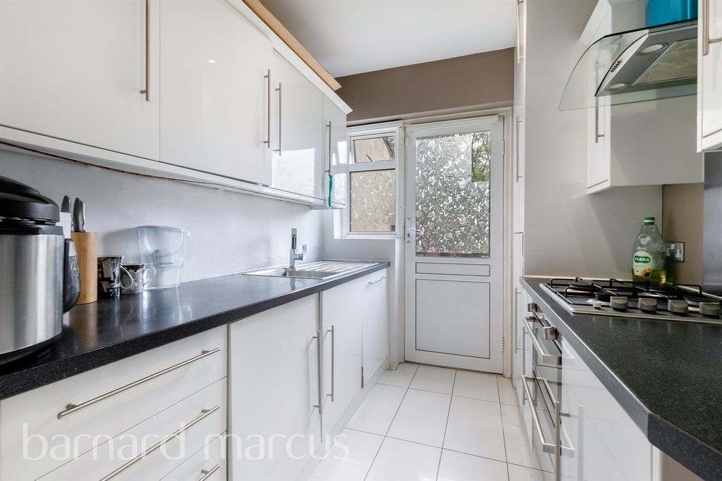 Property photo 3 of 15